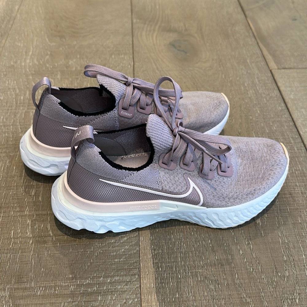 Nike Shows 6.5 Flyknit Purple